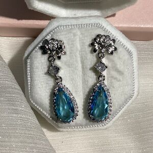 🪷Pear Cut Blue Topaz &Cz Diamond Silver Lotus Flower post back Drop Earr…